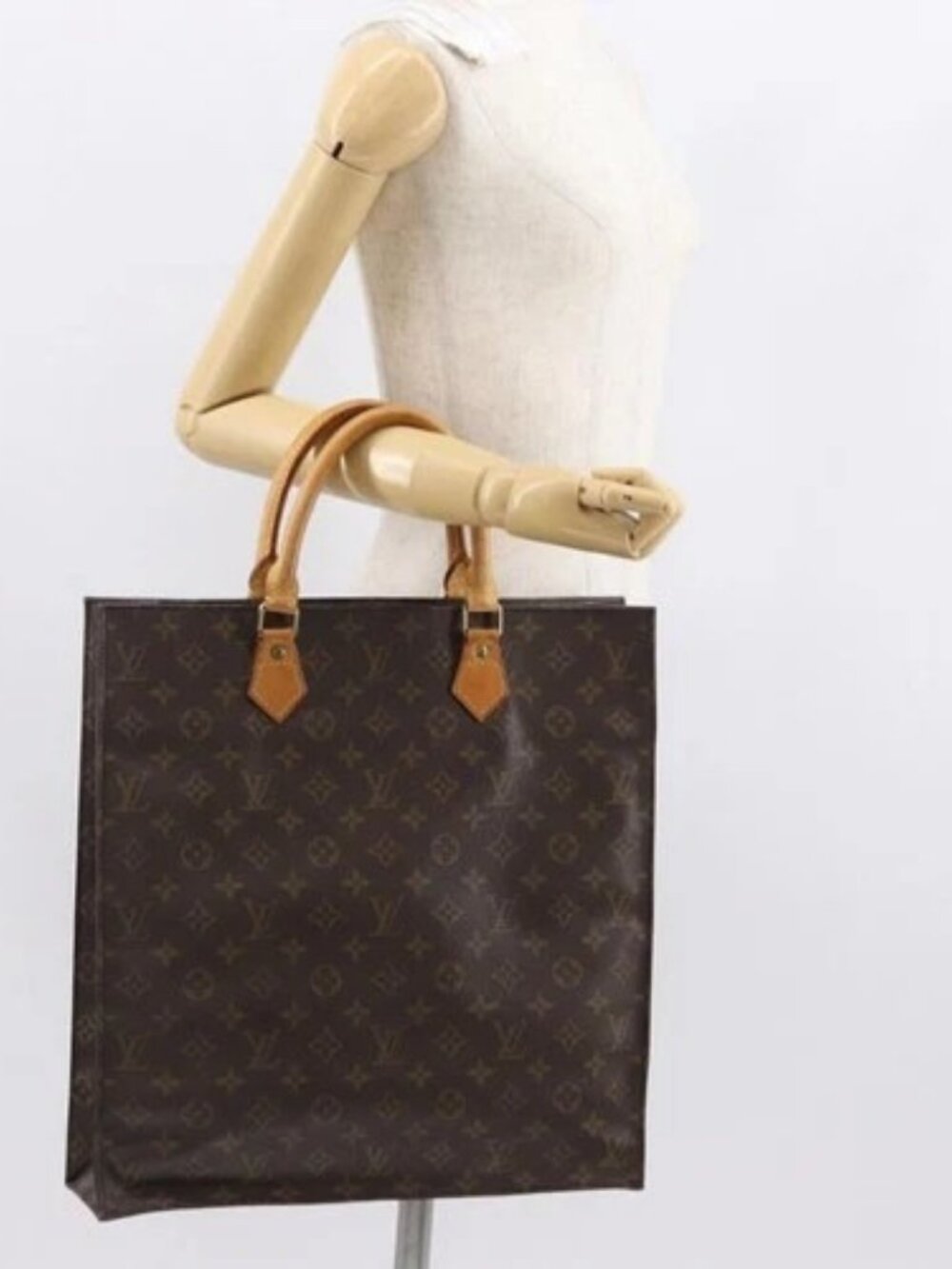 LOUIS VUITTON Monogram Sac Plat Hand Bag - Picture 14 of 15
